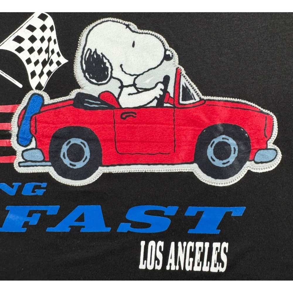 Peanuts Snoopy Racing Club Going Fast Black Size Medium T-Shirt RN 150631 - Picture 10 of 11